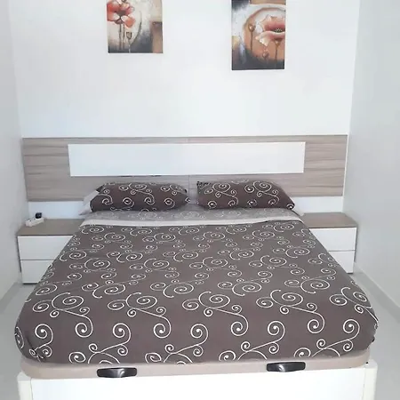 One Bedroom With Shared Pool Garden And Wifi At 1 Km Away From The Appartement *
